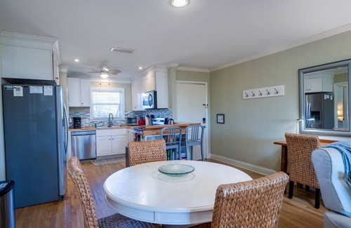 Seabrook Island House | 2BR Updated w/Marsh Views! Walk to Tennis/Lake House! Neighborhood Pool! Pet Friendly!