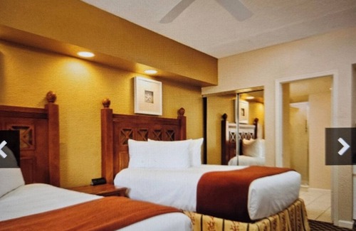 West Kissimmee Resort | 2BR Villa. 14 beautiful onsite pools. Jacuzzi Tub! Minutes from all attractions