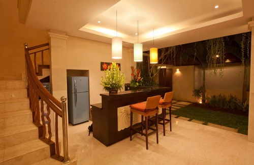 Batubelig Villa | 2BR Villa, Short Walk To Batu Belig Beach - DAILY BREKKIE! W/Swimming Pool!