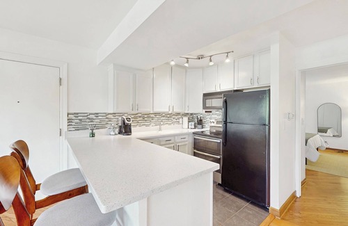 Lisle Condo | 2BR w/Balcony, Fireplace & Wi-Fi