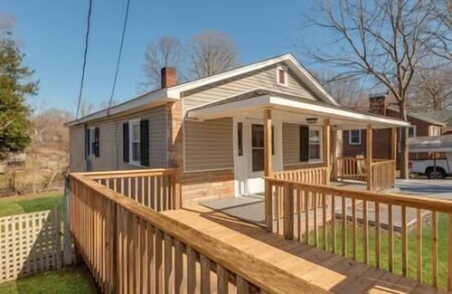 Winston - Salem House | 2BR - Winston’s - Salem - Casa Nova - Getaway