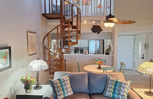 Sanibel Condo | 2Br2Ba w/Loft beachfront Coquina Beach 1G. Gulf view from all windows. Sleeps 5