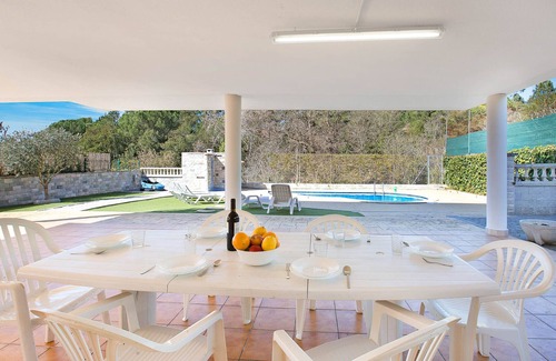 Vidreres Villa | 2BRIS01 - Cozy house with private pool and 5 bedrooms located in a quiet area