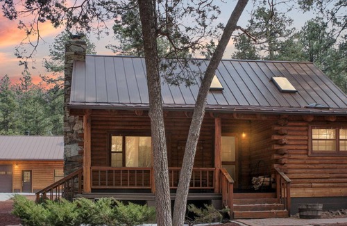 Williams Cabin | 2Cabins,3acres,Sleeps13,Williams, Grand Canyon,Sedona,Bearizona,hiking,relax!