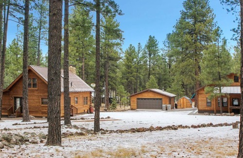 Williams Cabin | 2Cabins,3acres,Sleeps13,Williams, Grand Canyon,Sedona,Bearizona,hiking,relax!