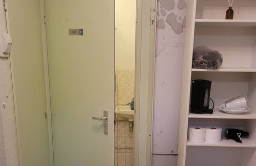 Duivendrecht House | 2mx3m bedroom+1mx1m bathroom EU IDs+flight tickets are required