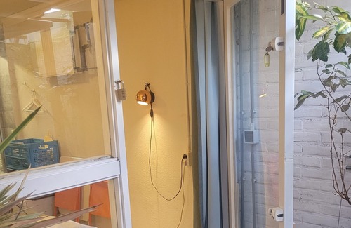 Duivendrecht House | 2mx4m studio near metro station van der Madeweg