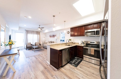 Katy Condo | 2N|*Holiday Special* Bright & Comfy Home| Gated Condo| Charm in KAT|