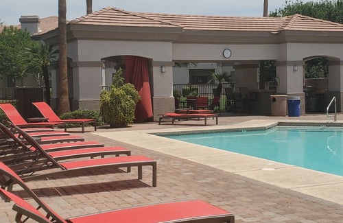 Gilbert Condo | 2nd floor 2 Bedroom Condo with Balcony