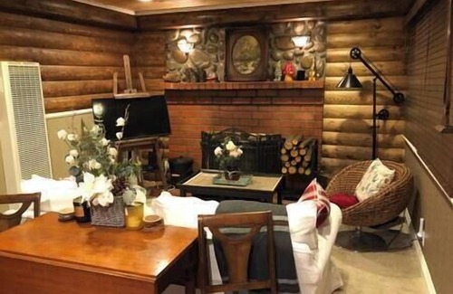 Crestline Apartment | 2nd Floor - 2B Near San Moritz Lodge on the lake