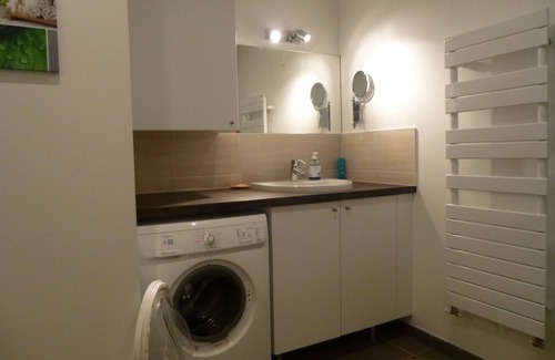 Courtoisville-Sillon-Moka Apartment | 2nd floor apartment in Ker Louis residence, lift, private parking space