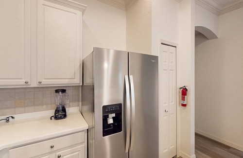 Bahama Bay Condo | 2nd-Floor Comfortable Condo w/Shared Pools, Hot Tub, High-Speed WiFi, & A/C