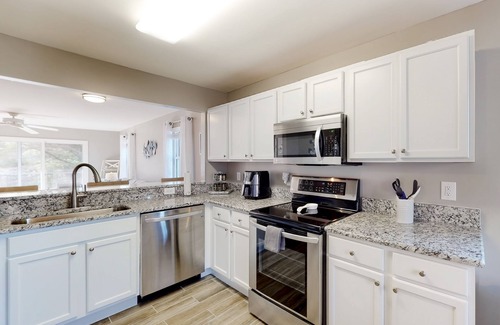Ocean View Condo | 2nd-floor condo at Bethany Bay with pool, on-site golf, and sports courts
