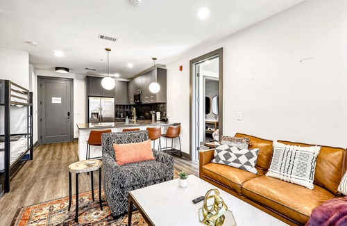 Rolling Mill Hill Condo | 2nd-floor downtown condo near top attractions with balcony, rooftop lounge, gym