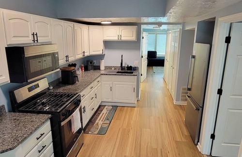 Geneva-on-the-Lake Condo | 2nd Floor Lakeview 2-Bedroom Condo in Geneva U4