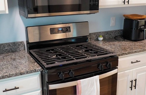 Geneva-on-the-Lake Condo | 2nd Floor Lakeview 2-Bedroom Condo in Geneva U4