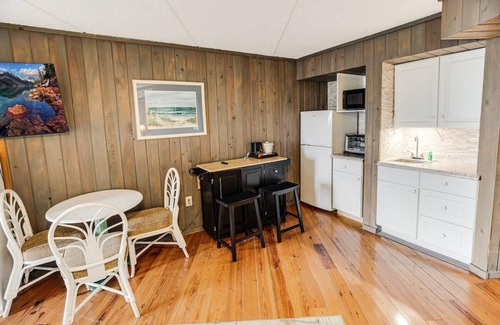 Litchfield by the Sea Apartment | 2nd Floor Oceanfront King Room Tower