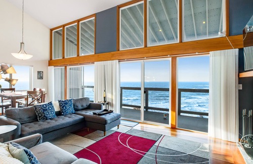 Otter Rock Condo | 2nd-floor oceanfront condo w/hot tub, pool, ocean view, wood-burning fireplace