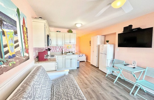 Atlantic Beach Condo | 🏖2nd Floor Studio Oceanfront Complex 🏄Private Access to Secluded Beach🦀Pool