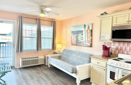 Atlantic Beach Condo | 🏖2nd Floor Studio Oceanfront Complex 🏄Private Access to Secluded Beach🦀Pool