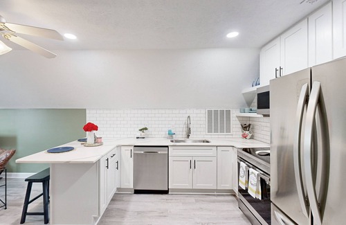 Cameron House | 2nd Floor Unit with shared pool, playground, & gym access