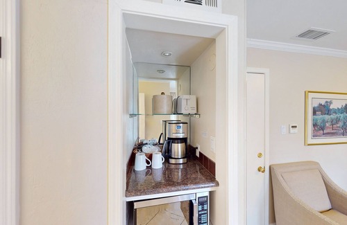 Napa Apartment | 2nd-Story Studio Within Silverado - Walk to Pool & Resort Amenities