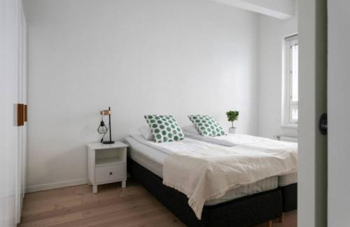Helsinki City Centre Apartment | 2ndhomes Loft Apartment with Spa & Balcony by the White Church
