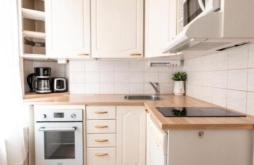 Etu-Toolo Apartment | -2ndhomes Studios in Kamppi-