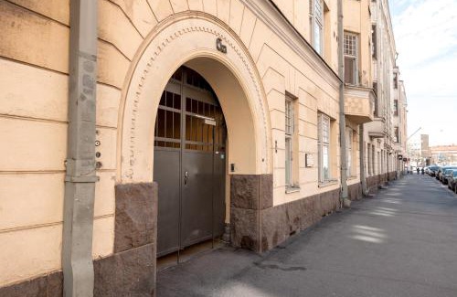 Etu-Toolo Apartment | -2ndhomes Studios in Kamppi-