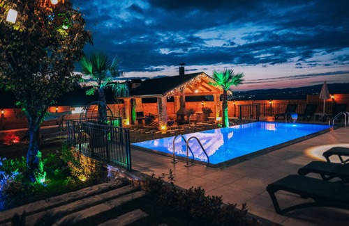 Kartepe Villa | 3+1 Holiday Villa with Heating Pool-Private Pool, Luxury, Fireplace, 7 Persons