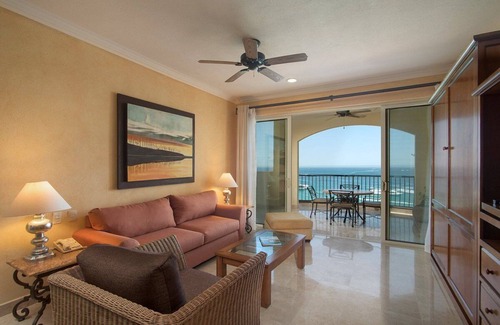 Los Cabos Resort | 3/17-3/27/2023 SPRING BREAK - 2 Bedroom in Cabo San Lucas!