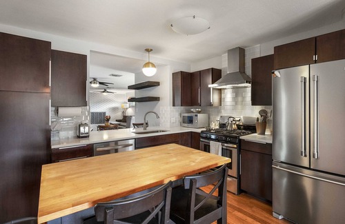 Windsor Park House | 3/2 10 min Downtown Near Restaurants, Pet-Friendly