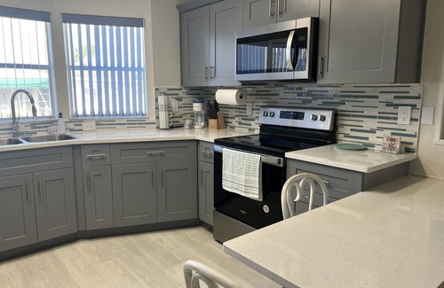 Nettles Island House | 3/2 Beautiful Beach house!