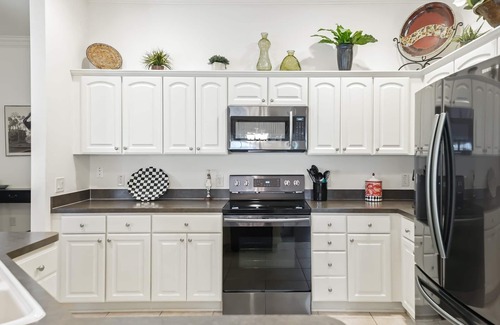 Lake Sumter Landing Villa | 3/2 COURTYARD NEAR LAKE SUMTER AND POOLS!