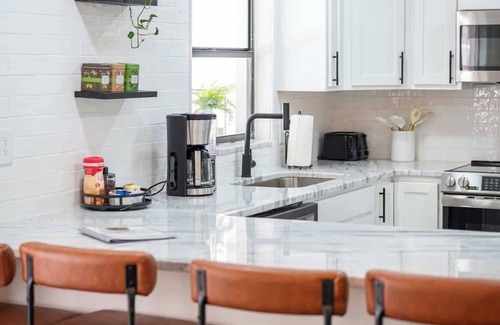 Lakeland House | 3/2 Home - Pool + Gym + Garage + Pet Friendly