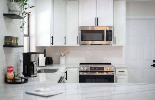 Lakeland House | 3/2 Home - Pool + Gym + Garage + Pet Friendly