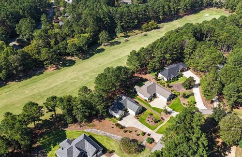 McCormick House | 3/2 house on Tara Golf Course in charming McCormick with WiFi, fitness room, AC
