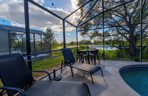 Haines City House | 3/2 LAKEFRONT Home @ ORLANDO/HEATED POOL /PET Friendly!