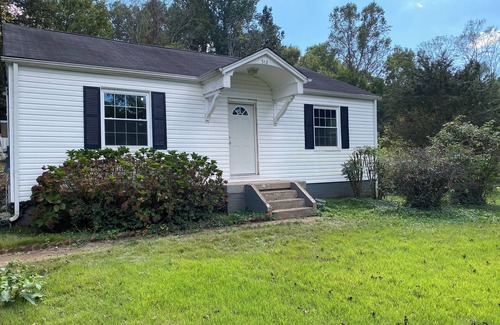Knoxville Cottage | 3.3 Miles from Neyland Stadium - Renovations almost complete. Ready by 10/10/25