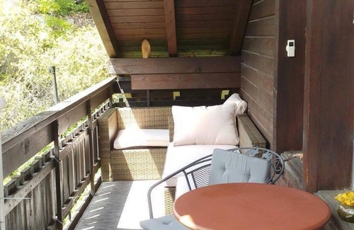 Graechen Apartment | 3.5 room apartment with south-facing balcony - 80 m² with a view of 4000, quiet area