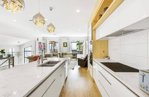 Hauraki House | 3/65 Francis Street, Hauraki, Auckland 0622, New Zealand