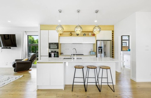 Hauraki House | 3/65 Francis Street, Hauraki, Auckland 0622, New Zealand