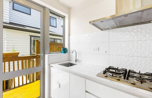 Hauraki House | 3/65 Francis Street, Hauraki, Auckland 0622, New Zealand