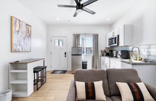 Estrella House | 3.8 Miles From Downtown Phoenix