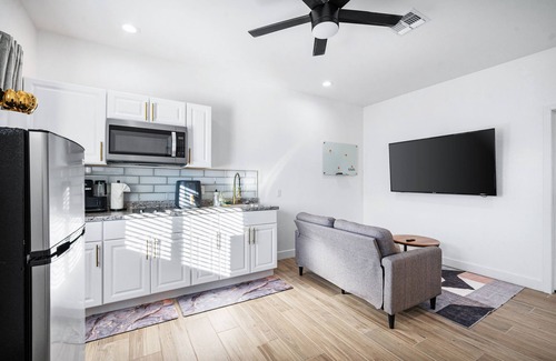 Estrella House | 3.8 Miles From Downtown Phoenix