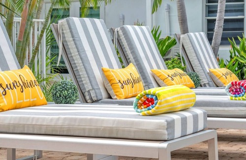 Lauderdale-by-the-Sea Apartment | 3 - A Luxury Beachside Retreat