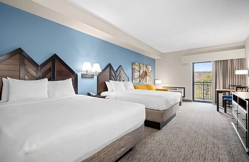 Tannersville Hotel | 3 Amazing Units Close to Sullivan Express Ski Lift! Shuttle, Waterpark, Parking!