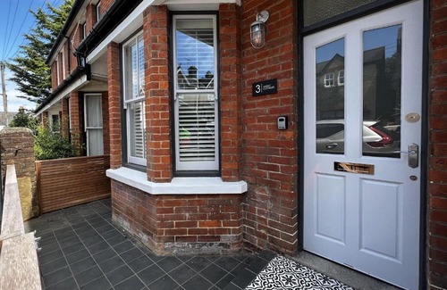 Cowes House | 3 Anzac Cottage