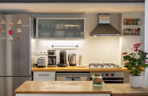 El Poble-sec Apartment | 3 baths +6 BR +A/C +Office : FIRA Montjuic FCB