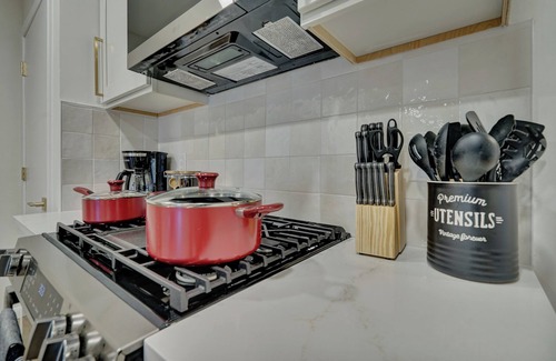 Madison Heights House | 3 BD/2 BA Home Madison Hts Near Royal Oak/Ferndale